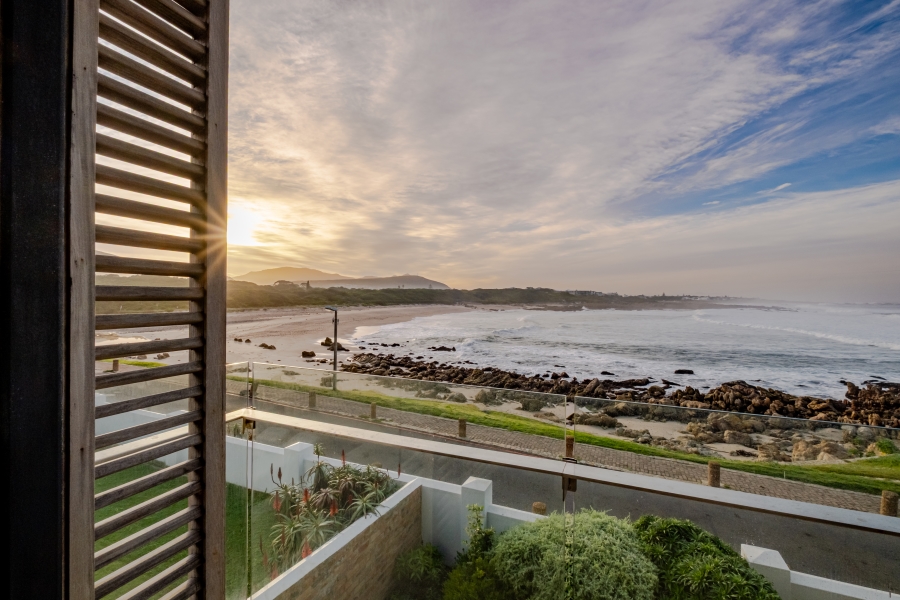 4 Bedroom Property for Sale in Onrus Western Cape